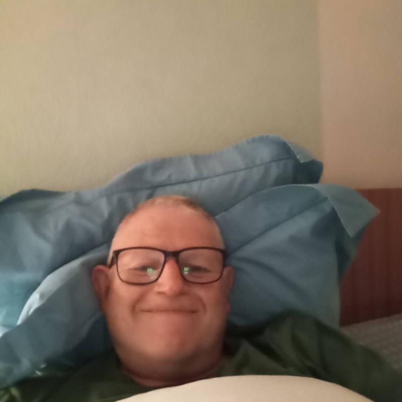 gerard 56 ans Pleucadeuc