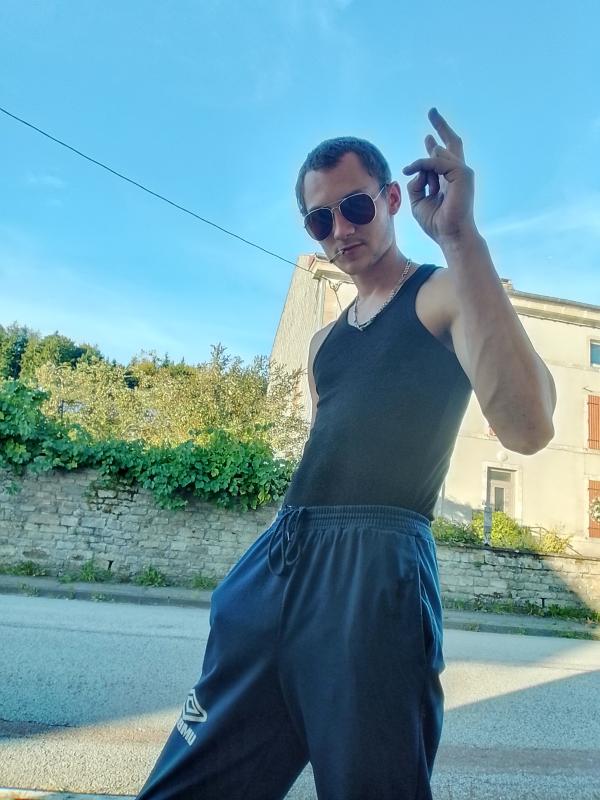 Kevin 22 ans Xertigny