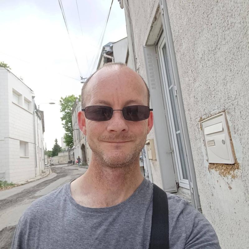 totof02 45 ans Villeneuve Saint Germain