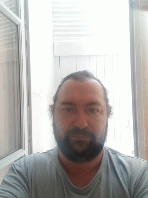 Mickaël  45 ans Azay le Ferron