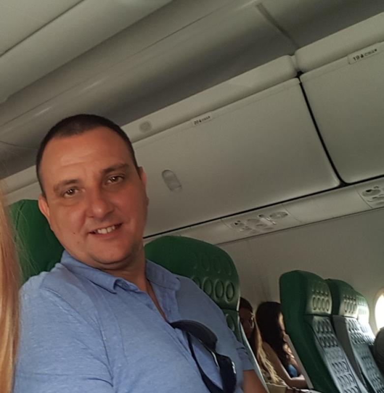 Robert 46 ans Givors