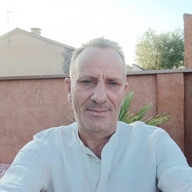 Nicolas 56 ans Ghisonaccia
