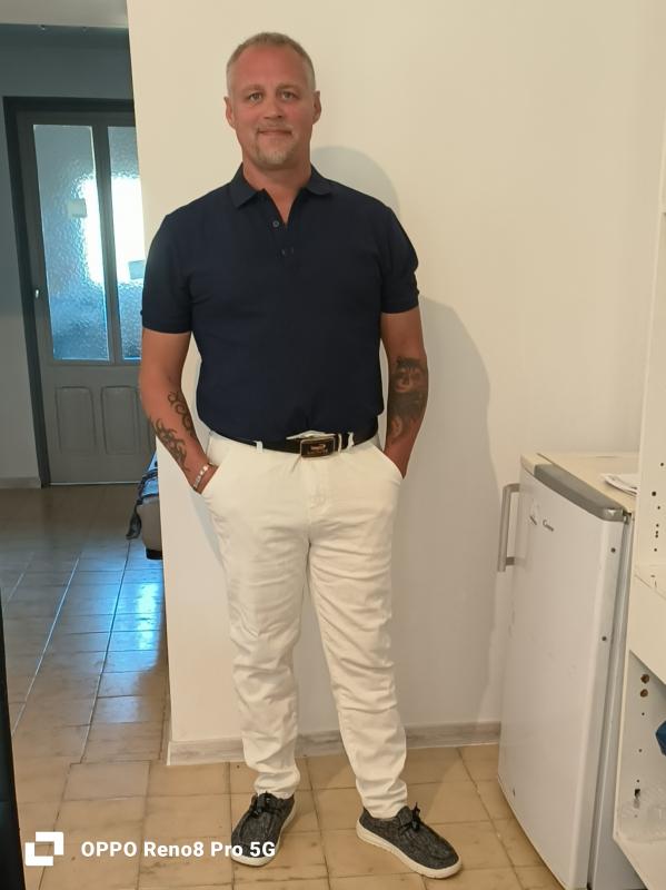 Adrien CLAIRE 43 ans Méjannes lès Alès