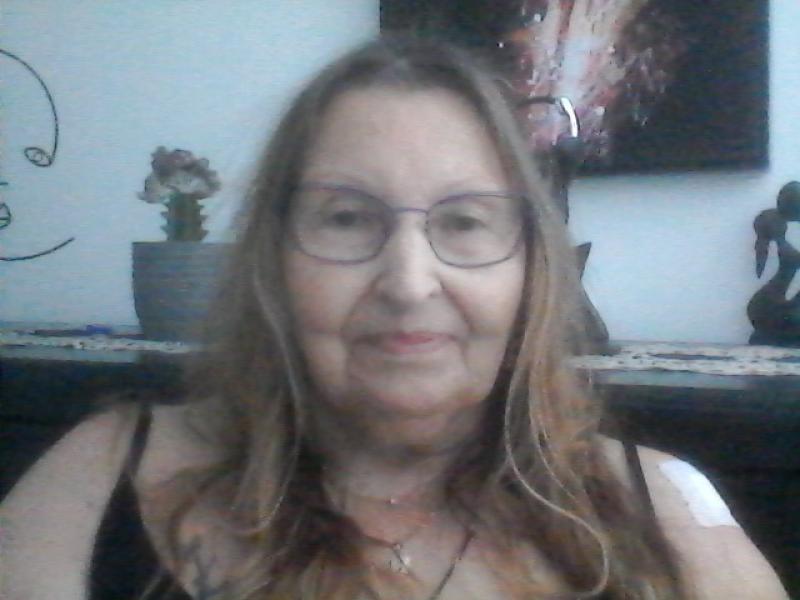 yoshino 76 ans Gujan Mestras