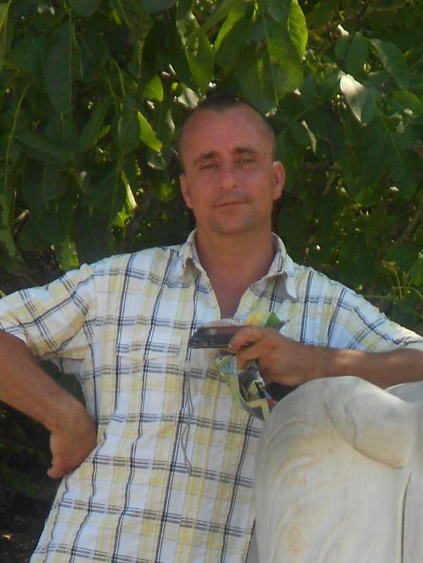 Ludo 48 ans Avon les Roches