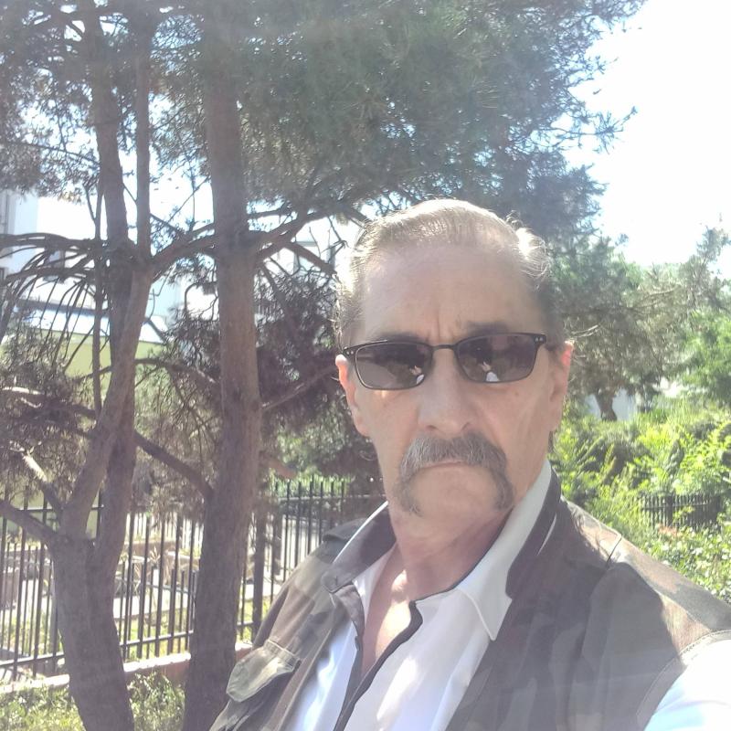 luciano 56 ans Évry