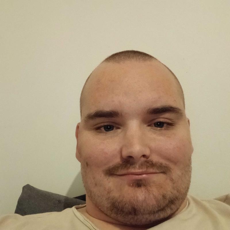 maxime 27 ans Valenciennes