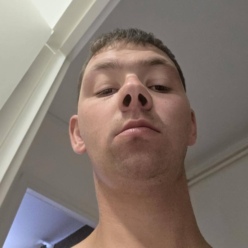 giovanni 28 ans Saint Amand les Eaux