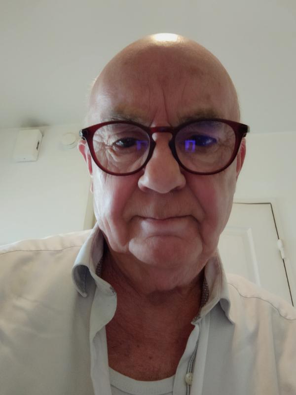 Serge  76 ans Halluin
