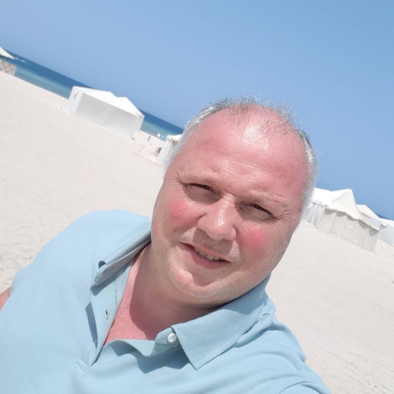 Franck 57 ans Réau