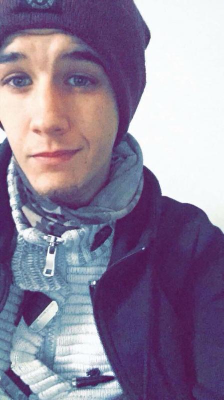 Titi 27 ans Saumur