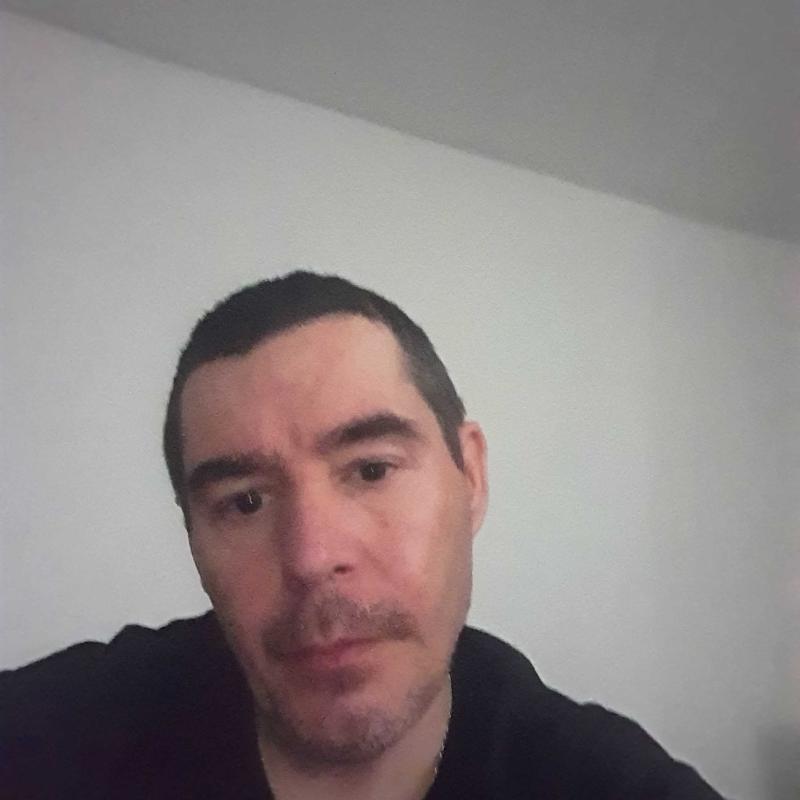 johan 45 ans Sézanne