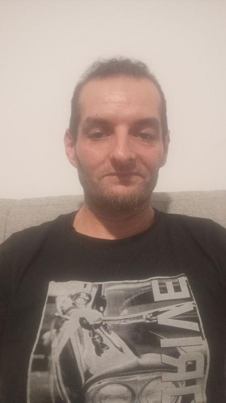 David  44 ans La Couronne
