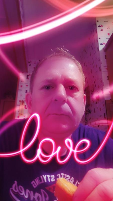 Valentin  45 ans Saint Quentin