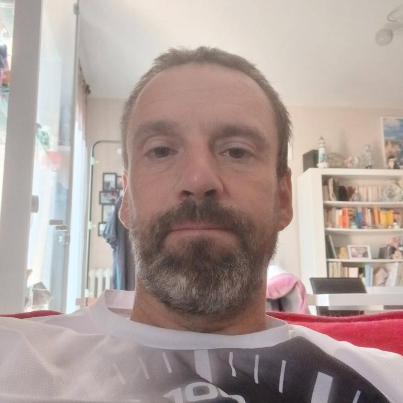 Nicolas 44 ans Roanne