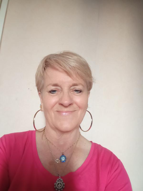 Paty  56 ans Montreuil