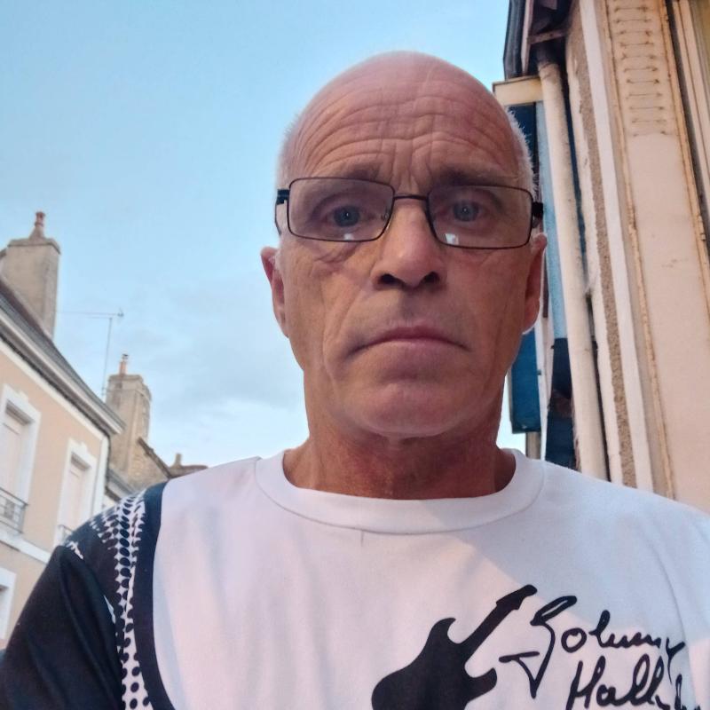 papouin Denis 52 ans Alençon