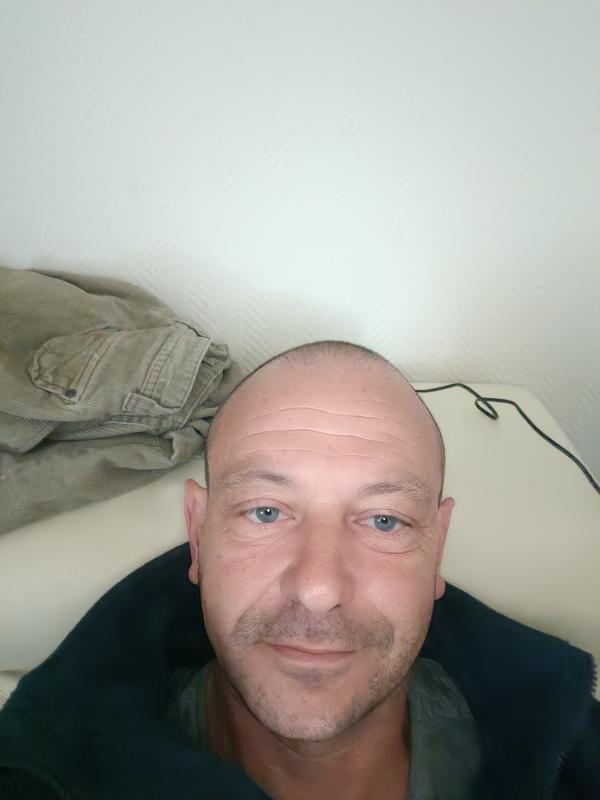 Damien  43 ans Périgueux