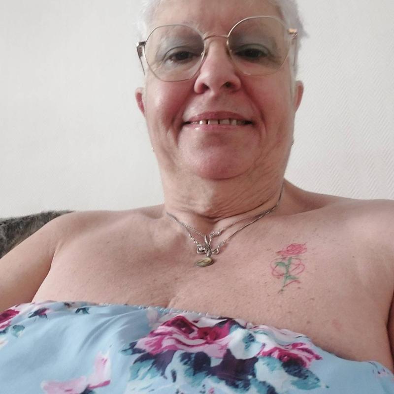 Isabelle 62 ans Saint Denis de l'Hôtel