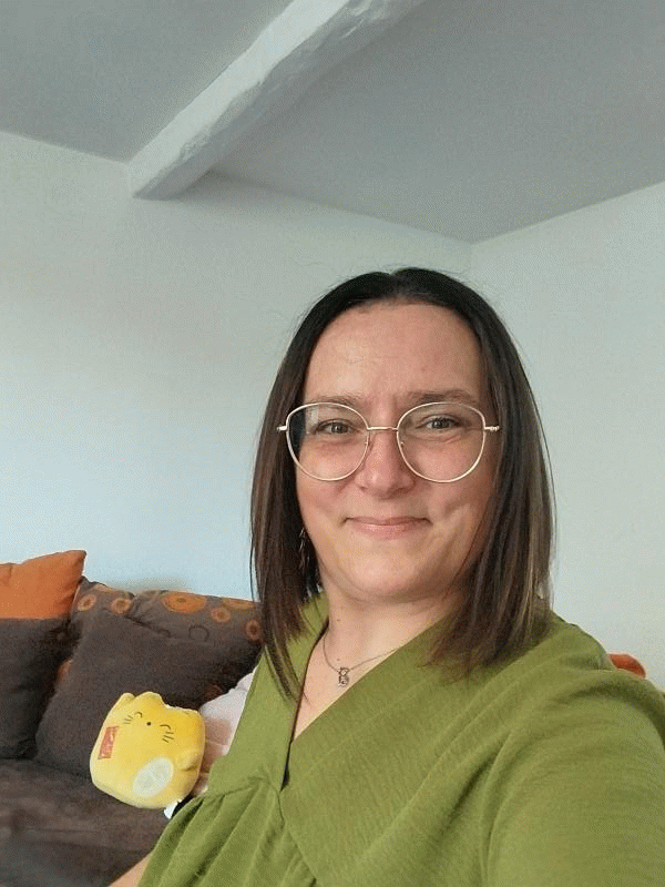 Odile  51 ans Réauville