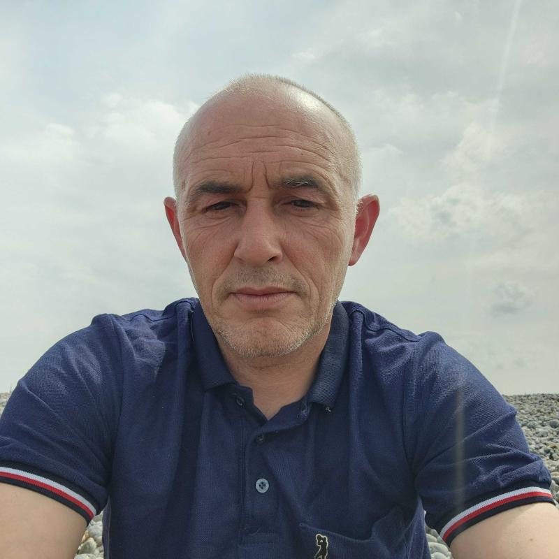 Gabriel 44 ans Laon