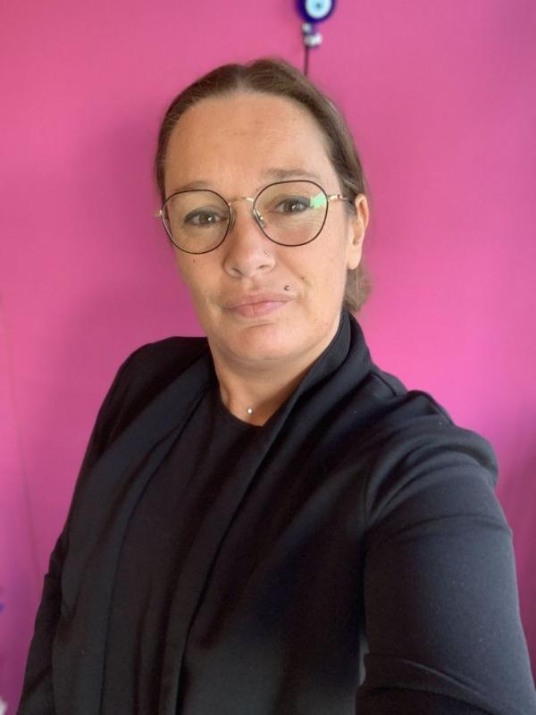 Lina 31 ans Clermont Ferrand
