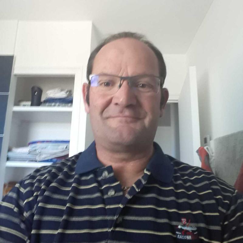 Olivier  55 ans Le Thou