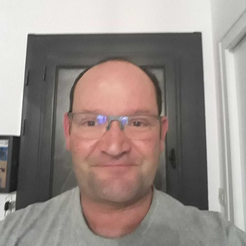 Olivier  55 ans Le Thou