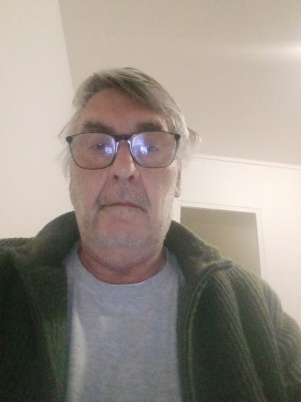 Charly  64 ans Le Blanc