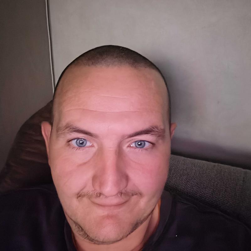 cedric 34 ans Climbach