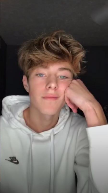 Corentin 19 ans Laval