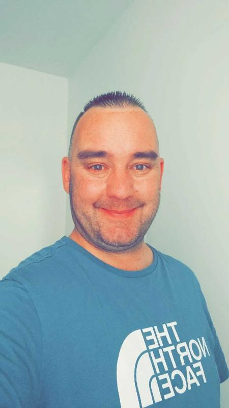 Cédric 37 ans Calonne Ricouart