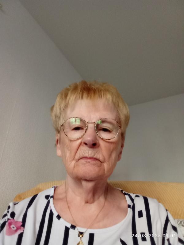 Mariejo  81 ans Metz
