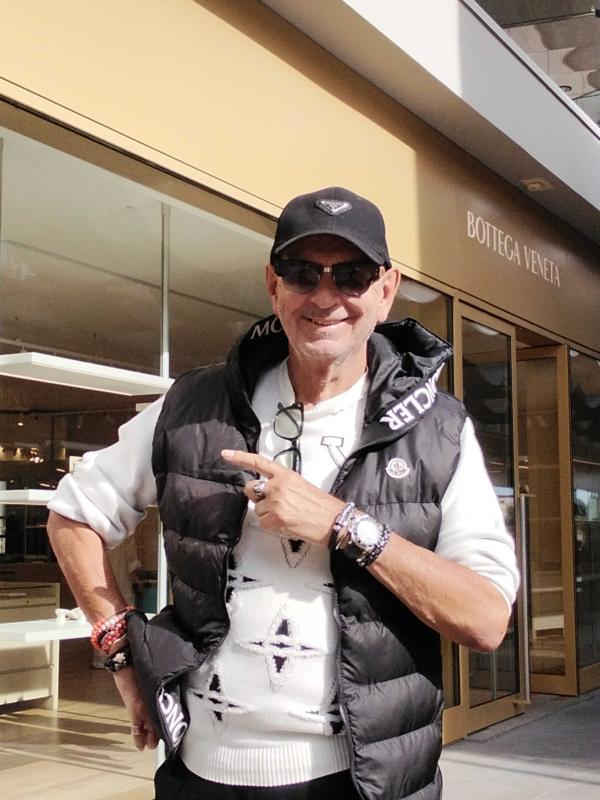 Ruggero 57 ans Avignon