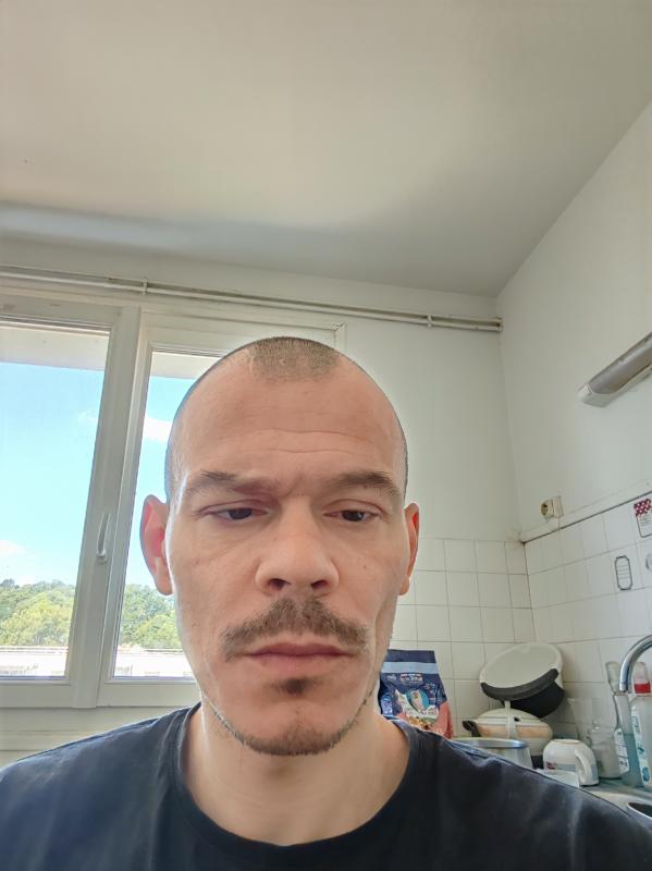 Yvon 43 ans Morlaix