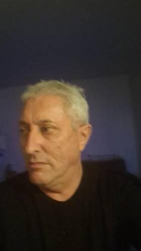Laurent 67 ans Vannes