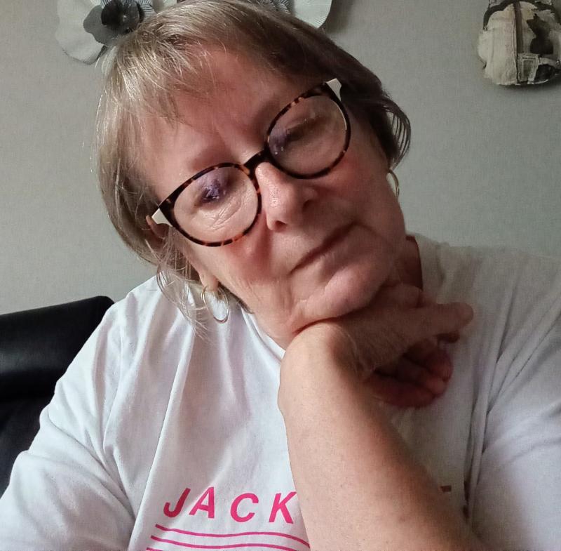 Martine  72 ans Châteauroux
