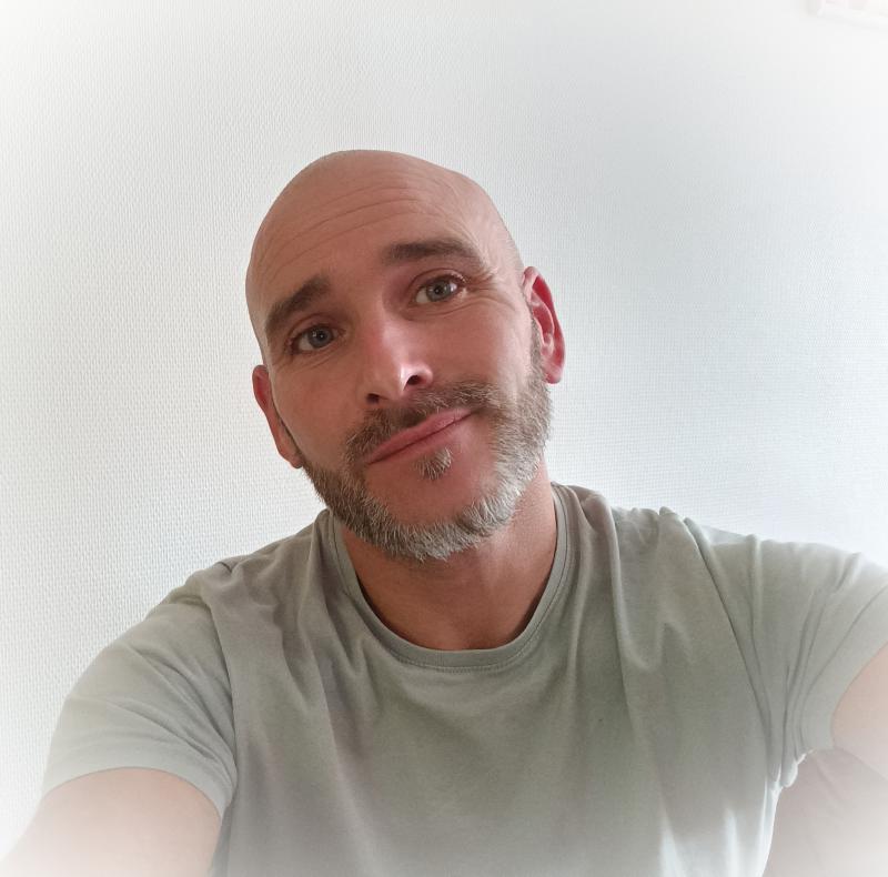 Bertrand  42 ans Branville
