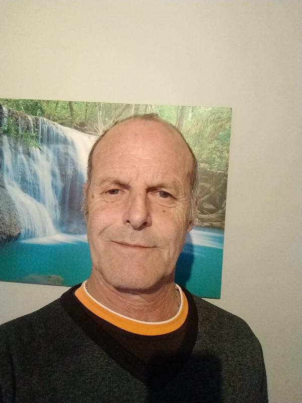 Régis  61 ans Tourriers