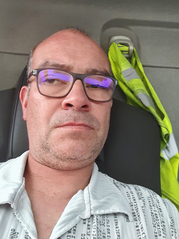 Cédric  48 ans Cournon d'Auvergne