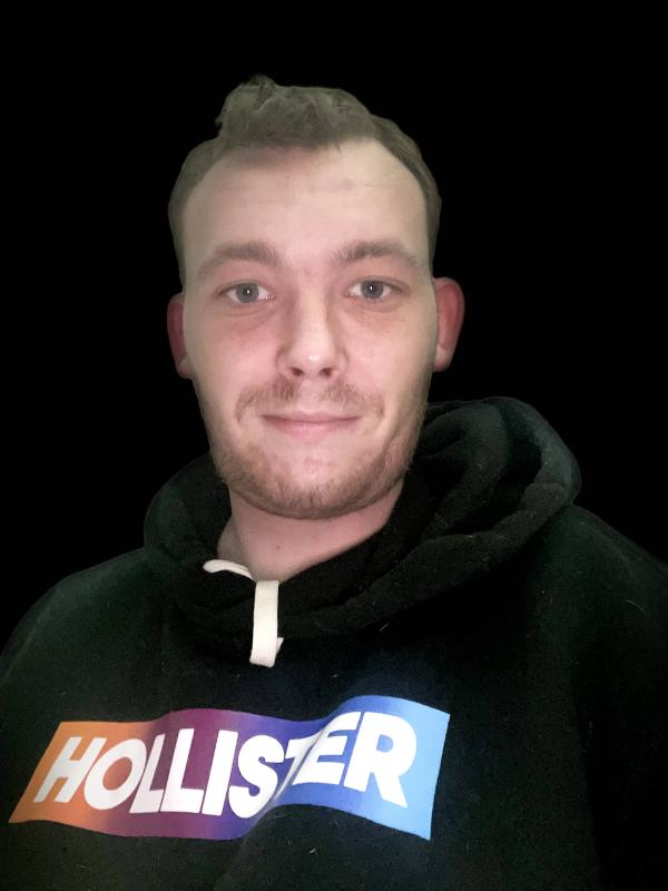 Logan 27 ans Dieppe