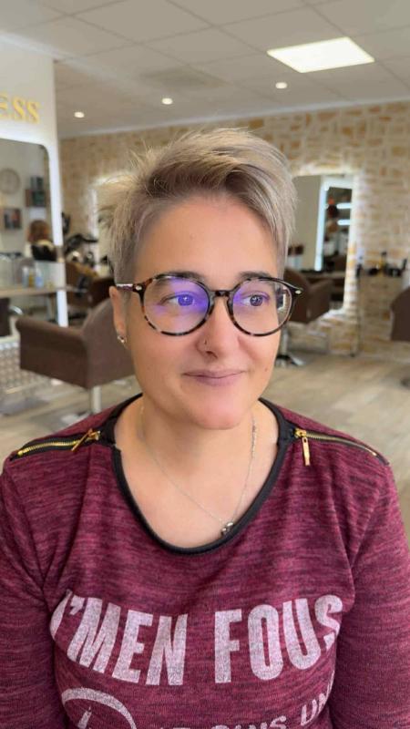 Nadeige 47 ans Saint Laurent sur Saône