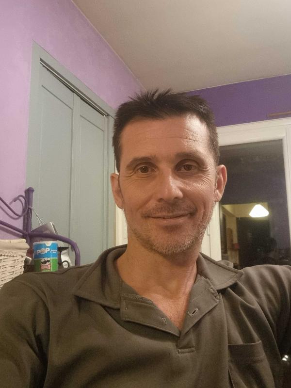 Gianni 46 ans Dijon