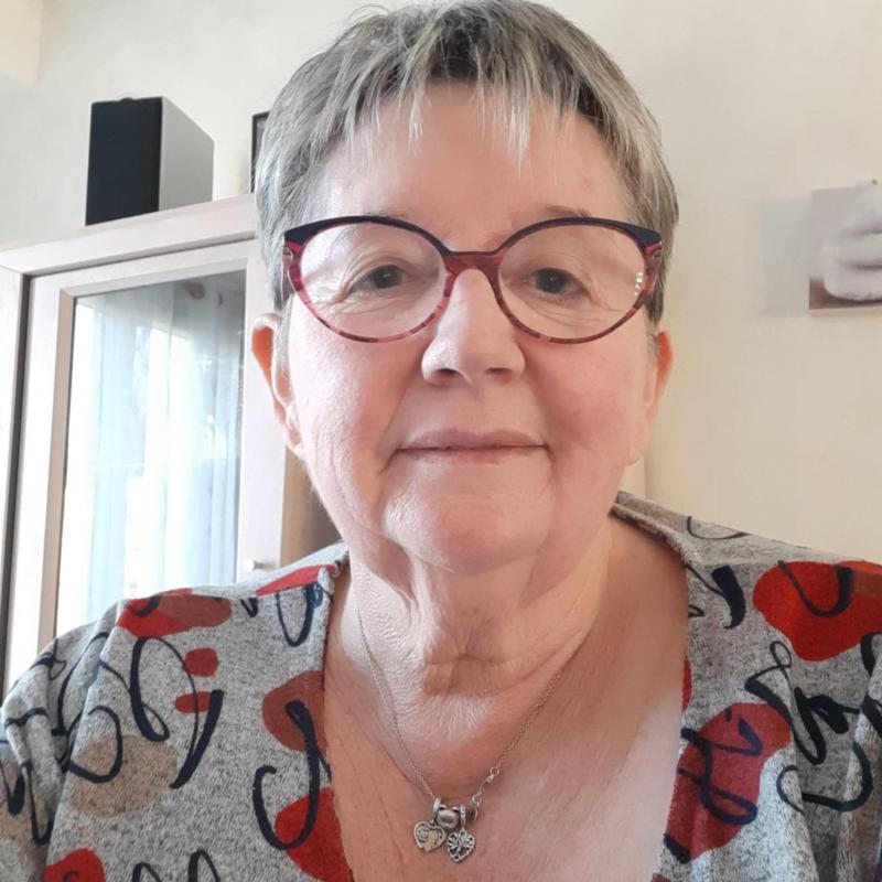 EVELYN 69 ans Châteauroux