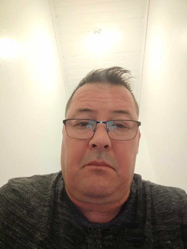 jose 49 ans Lanhélin