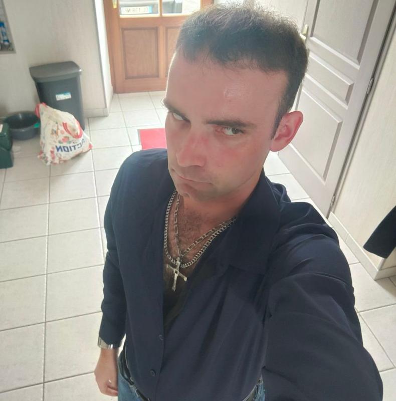 Anthony 32 ans Vanzay