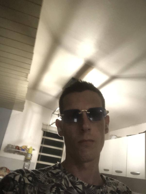 Nicolasiwen 35 ans Saintes