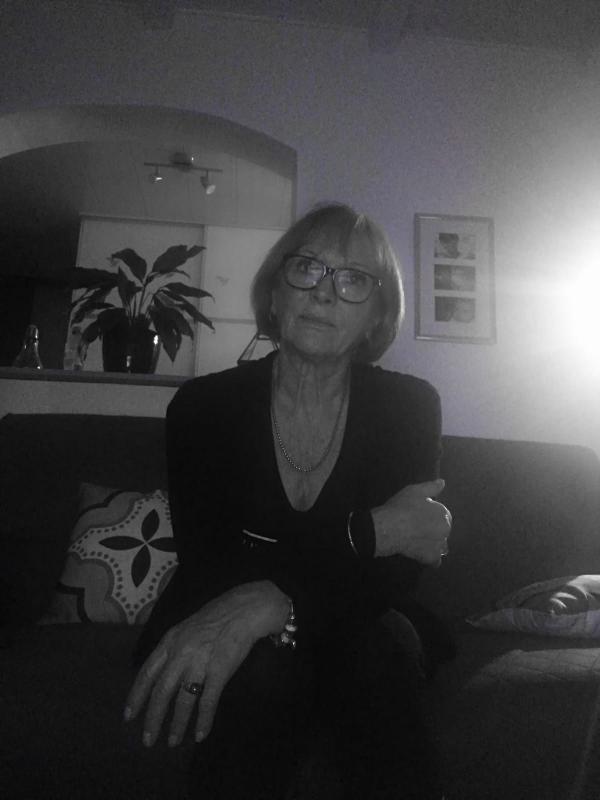 Evelyne 75 ans Lunel