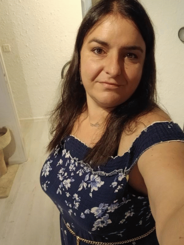 Jade 37 ans Saint Drézéry