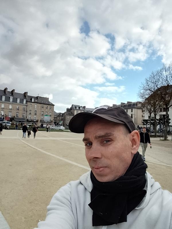 flo 42 ans Pleslin Trigavou